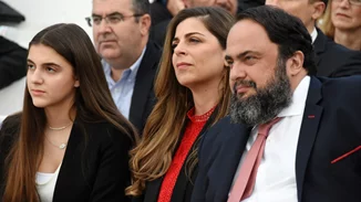 Αθανασία Μαρινάκη | Με statement κόσμημα σε φιλανθρωπικό gala