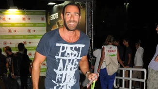 Ο Αντώνης Κανάκης συγκινεί μιλώντας για τον θάνατο του πατέρα του: "Μέσα μου "πέθανα" και εγώ μαζί του"