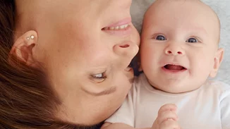 Είμαι νέα μαμά και (ναι!) κοιμάμαι ανέμελα και ξεκούραστα