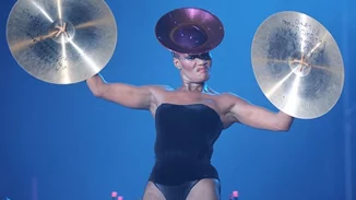 Grace Jones | Η θρυλική 74χρονη fashion icon επιστρέφει στο μόντελινγκ