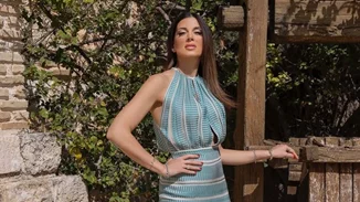 Αβίαστα κομψό και girly | Το hairlook της Σταματίνας Τσιμτσιλή είναι ιδανικό για τις μέρες που δεν έχεις χρόνο για styling