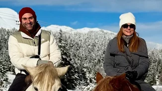 Θάλεια Ματίκα – Τάσος Ιορδανίδης | Οι ευχές του ζευγαριού για τα Χριστούγεννα και οι φωτογραφίες με τα παιδιά τους στα χιονισμένα βουνά