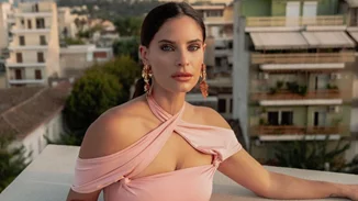 Η Χριστίνα Μπόμπα μάς δείχνει τι είναι ευτυχία, φωτογραφίζοντας τις δίδυμες