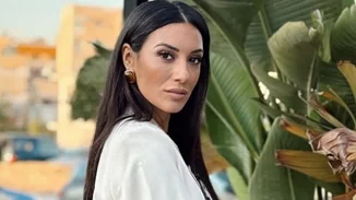 Ευγενία Σαμαρά | Το one-shoulder top της από τη Zara είναι η τέλεια επιλογή για να αναβαθμίσεις ένα casual outfit με παντελόνι