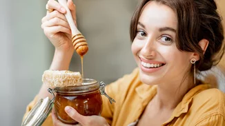 Ανακάλυψε τις μοναδικές beauty ιδιότητες του μελιού