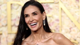 Η Demi Moore και το (υπέροχο) soft french μανικιούρ της είναι η τέλεια επιλογή για τον Μάιο