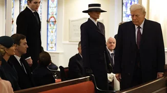 Η Melania Trump ξανά στον Λευκό Οίκο | Το look που επέλεξε για την ορκωμοσία