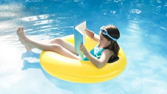 #BookClub | Πώς θα εμπνεύσουμε τα παιδιά να διαβάσουν περισσότερο αυτό το καλοκαίρι