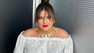 Η Δανάη Μπάρκα φόρεσε το crop top από τα H&M που ταιριάζει τέλεια με σορτς