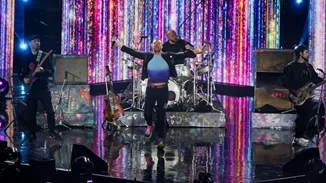 Ο Chris Martin είναι αρχηγός των Coldplay χάρη στην ταινία Back to the Future"