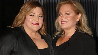 Μαρία Καβογιάννη και Βίκυ Σταυροπούλου πήγαν μπουζούκια | Το βίντεο με τη Δέσποινα Βανδή