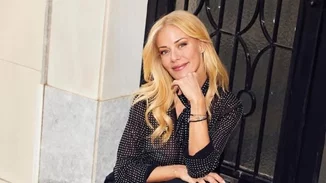 Ζέτα Μακρυπούλια | Με faux bob χτένισμα, για να πειραματιστείς με το καρέ χωρίς να κόψεις τα μαλλιά σου