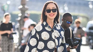 Το ψυχολογικό παιχνίδι των fashion trends | Ντυνόμαστε για να εκφράσουμε το στιλ μας ή για να ανήκουμε στο σύνολο;