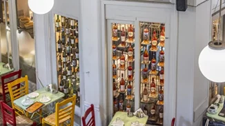 ΑTHeRee | Μαμαδίστικη κουζίνα, μεζέδες και aperivino στη στοά Τοσίτσα