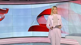 Ράνια Τζίμα | Η κόρη της έχει τις τέλειες μπούκλες - Δείτε τη στο πλατό του δελτίου ειδήσεων