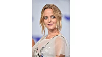 Mena Suvari | "Από τα 12 έως τα 20 ήμουν θύμα σεξουαλικής κακοποίησης"