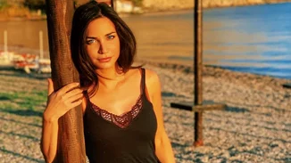 Σε full καλοκαιρινό mood η Κατερίνα Γερονικολού | Οι πρώτες βουτιές με τον Γιάννη Τσιμιτσέλη