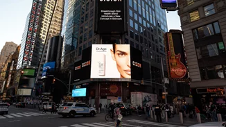 Τόνια Σωτηροπούλου: Το καθαρό πρόσωπο της συμμετρίας στην Νέα Υόρκη