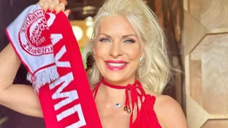 Η Ελένη Μενεγάκη στα κόκκινα | "Θρύλος ολέ"