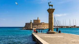 Ρόδος: Ατύχημα σε λούνα παρκ – Τέσσερα άτομα εκσφενδονίστηκαν όταν έσπασε κάθισμα στο "ταψί"