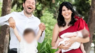 Ηλέκτρα Αστέρη | Μαυρισμένη και ανανεωμένη στην Καραϊβική - Πώς συνδύασε τη μίνι φούστα της;