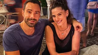 Χριστίνα Μπόμπα | Για πρώτη φορά στο γραφείο του Σάκη Τανιμανίδη με τα δίδυμα