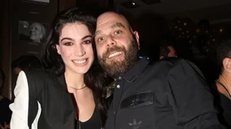 Ήβη Αδάμου - Μιχάλης Κουϊνέλης | Η τριών ετών κόρη τους ποζάρει στο εξώφυλλο του νέου τους single