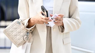 Russian Almond Nails | Η εντυπωσιακή τάση στο μανικιούρ που θα κυριαρχήσει τον φετινό χειμώνα