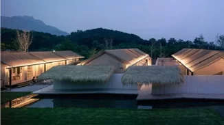 Ένα εγκαταλελειμμένο σχολείο στην Κίνα έγινε boutique ξενοδοχείο με πλήρως φυσικά υλικά