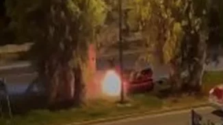 Τροχαίο στη Βούλα | Η στιγμή που η σύζυγος του Τζώρτζη Μονογυιού βγαίνει τρέχοντας από τη Ferrari [Βίντεο]