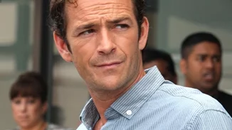 Luke Perry | Όταν το ωραιότερο αγόρι της τηλεόρασης γύρισε την πιο διάσημη διαφήμιση για pizza