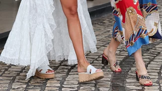 5 στιλ παπουτσιών που ταιριάζουν τέλεια με τα καλοκαιρινά φορέματα