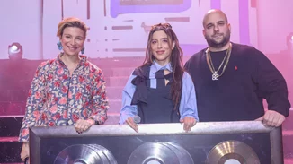 Μαρίνα Σάττι | Αγκαλιά με φίλους και συνεργάτες στην εξαπλή απονομή της – Φωτογραφίες