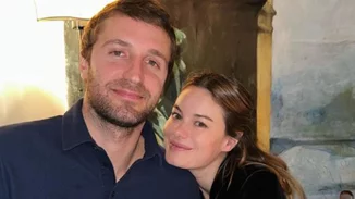 Ο Τεό Νιάρχος είχε γενέθλια | Οι τρυφερές φωτογραφίες που δημοσίευσε η κοπέλα του, Camille Rowe