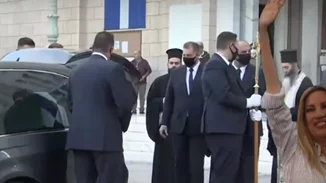 Φώφη Γεννηματά: Η στιγμή που φτάνει στο παρεκκλήσι της Μητρόπολης η σορός της - Με τρεις σημαίες το φέρετρο