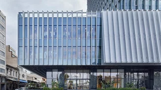 Οι λόγοι που θα σε πείσουν να επισκεφθείς το νέο υπερσύγχρονο κατάστημα της Zara στον Πύργο του Πειραιά