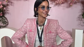 Το tweed σακάκι της Σοφίας Καρβέλα είναι η chic επιλογή που μπορείς να κάνεις αυτό το φθινόπωρο στις πρωινές σου εμφανίσεις