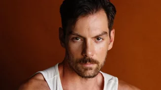 "Οικογενειακή" έξοδος στο θέατρο για τον Γιάννη Κουκουράκη