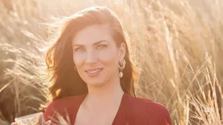 Συγκλονίζει ο σύζυγος της Λαβίνια Σταθάκη: "Ήταν μια λαμπερή γυναίκα, δεν ήθελε να μιζεριάζει και να δείχνει άρρωστη"