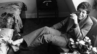 "Με έκανε να νιώθω λιγότερο μόνη": Όταν η Μarina Abramovic βγήκε ραντεβού με τον Leonard Cohen.