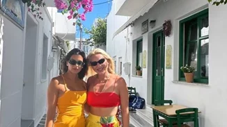 Σταματίνα Τσιμτσιλή | Στα σοκάκια της Πάρου με την αρχισυντάκτριά της, Μαίρη Παλιαλέξη