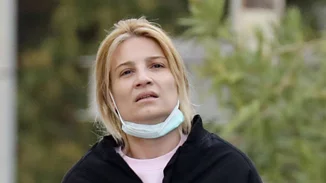 Φαίη Σκορδά | Βόλτα με τον Δημήτρη Λιάγκα χωρίς ίχνος μακιγιάζ