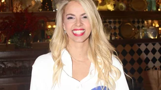 Τζένη Μελιτά | Το ανοιξιάτικο φόρεμά της είναι στο χρώμα που πρέπει οπωσδήποτε να δοκιμάσεις στα looks σου αν έχεις ξανθά μαλλιά