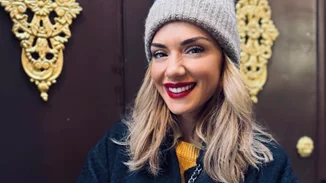 Η Βάσω Λασκαράκη στο Λονδίνο | Πώς αναβάθμισε το άνετο και κομψό travel look της