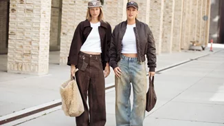 Τα καφέ jeans από τη Mango που θα φορέσεις περισσότερο αυτό το φθινόπωρο