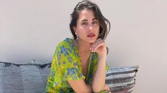 Η Παυλίνα Βουλγαράκη στο Missbloom | Ποια items δεν λείπουν ποτέ από τη βαλίτσα των διακοπών της