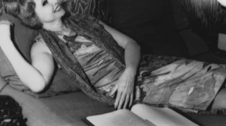 Αnais Nin | "Πόσο λάθος είναι για μια γυναίκα να περιμένει έναν άντρα να φτιάξει τον κόσμο που θέλει, αντί να τον δημιουργήσει μόνη της"