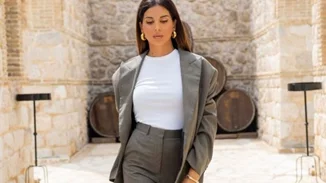 Σταματίνα Τσιμτσιλή | Το plaid σύνολό της με φούστα είναι ο πιο chic τρόπος να φορέσεις το trend αυτή τη σεζόν