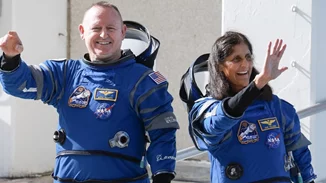 Butch Wilmore – Suni Williams | Οι βλάβες στο DNA και οι άλλες αλλαγές που έγιναν στο σώμα τους μετά από 9 μήνες στο διάστημα