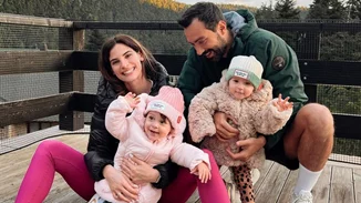 Η Φιλίππα χορεύει και η Αριάνα κοιμάται | Η Χριστίνα Μπόμπα φωτογραφίζει τα #tanimanidakia